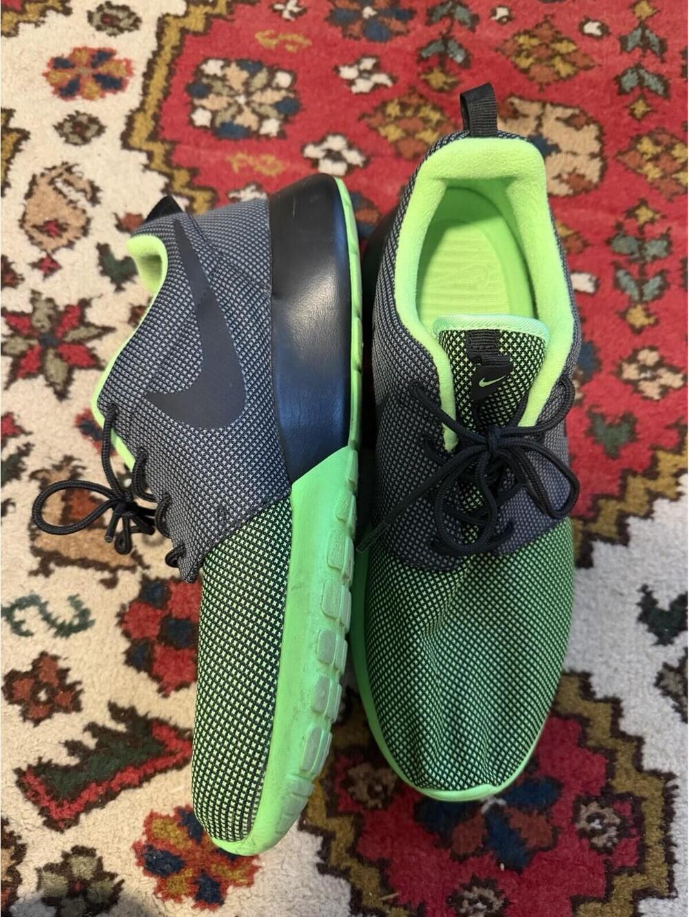 Nike Men’s Low Top Lace-Up Athletic Sneakers Green Gray Black